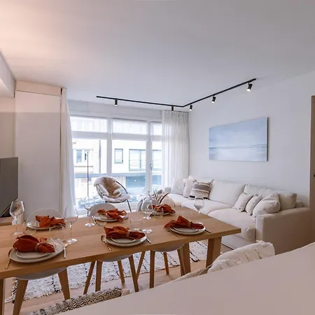 Luxurious Renovated On Location In Apartamento